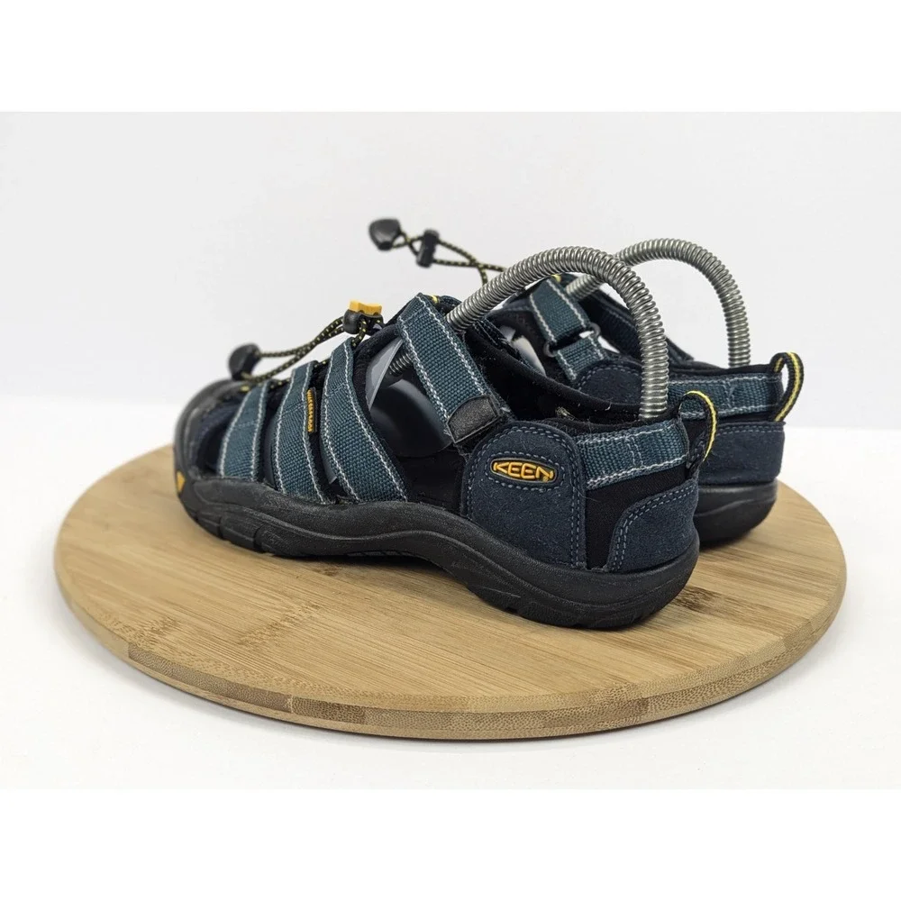 Keen‎ Newport H2 Mens 5 Sandals Hiking Cap Toe Waterproof Camping Green Outdoor